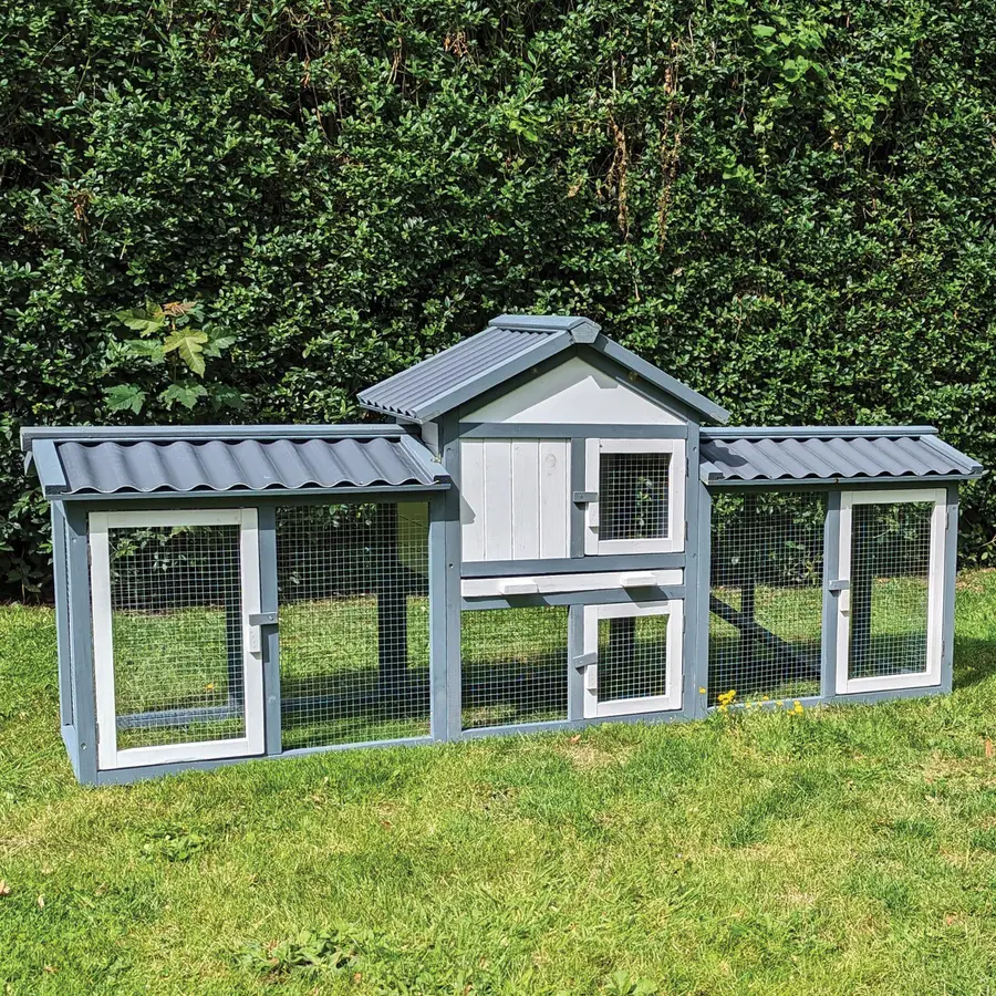 Kaninchenstall Picasso grau_weiss mit PVC Welldach