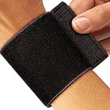 MUELLER Handgelenkbandage mit Lasche -- 1 Stck – vista 4